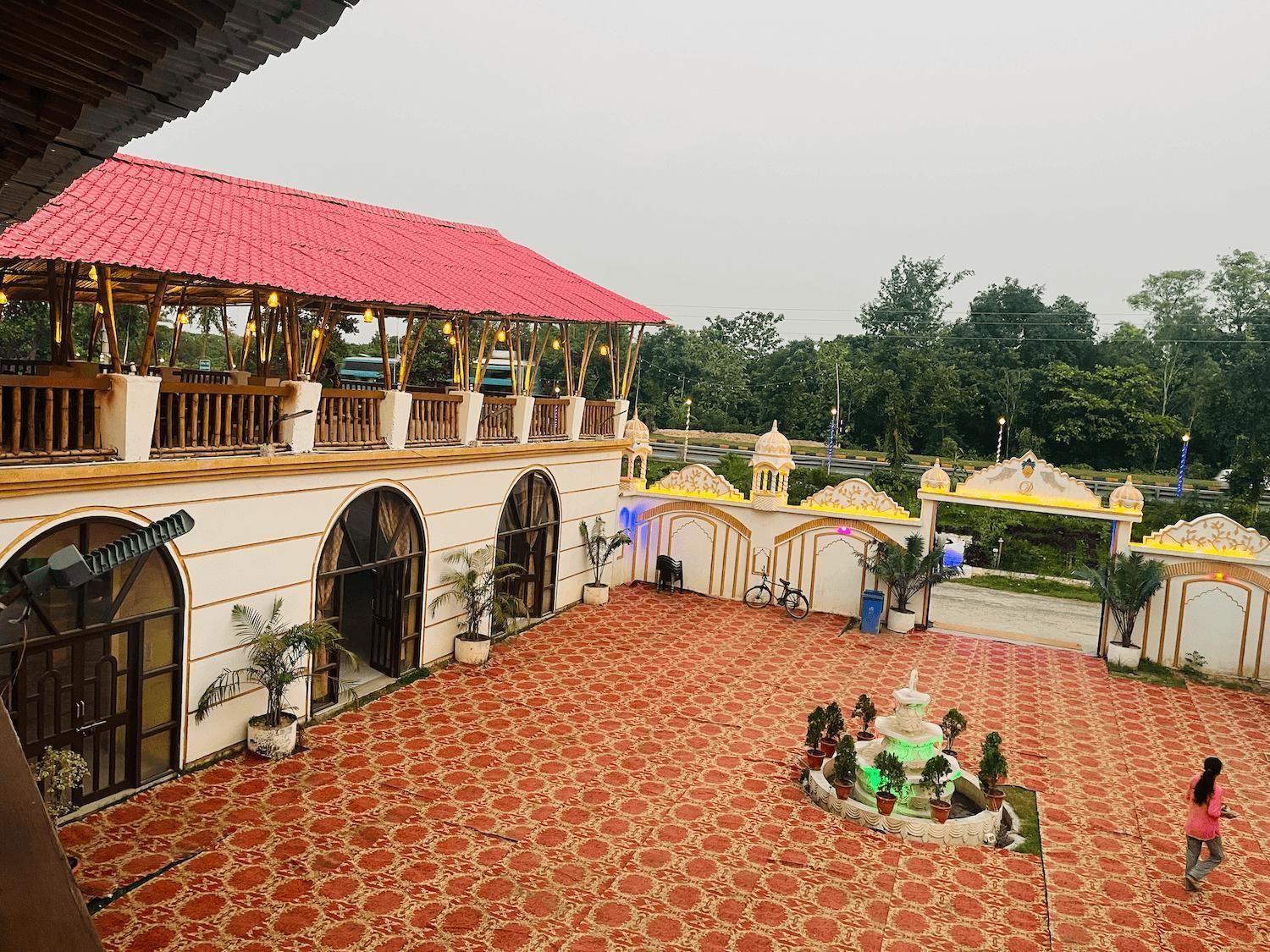 La Pahi Palace- Banquet And Resort Sakri East Kültér fotó